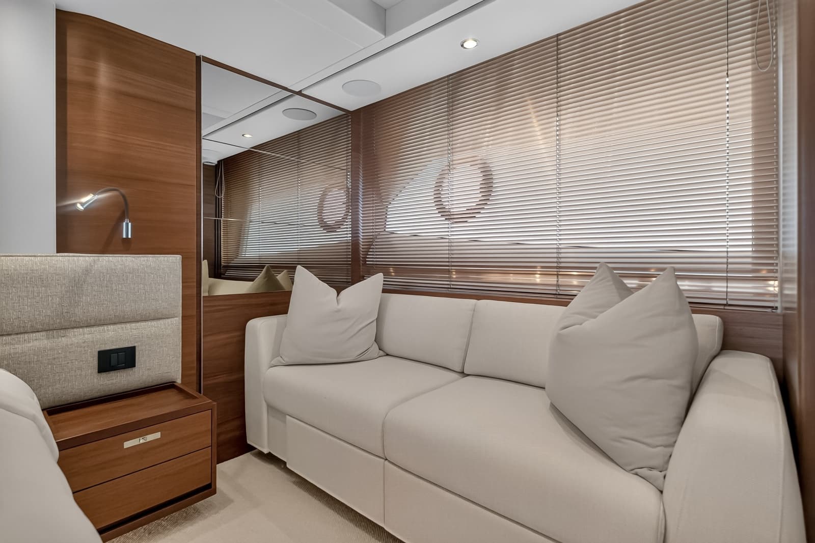 2021 Princess F70 - Photo 68