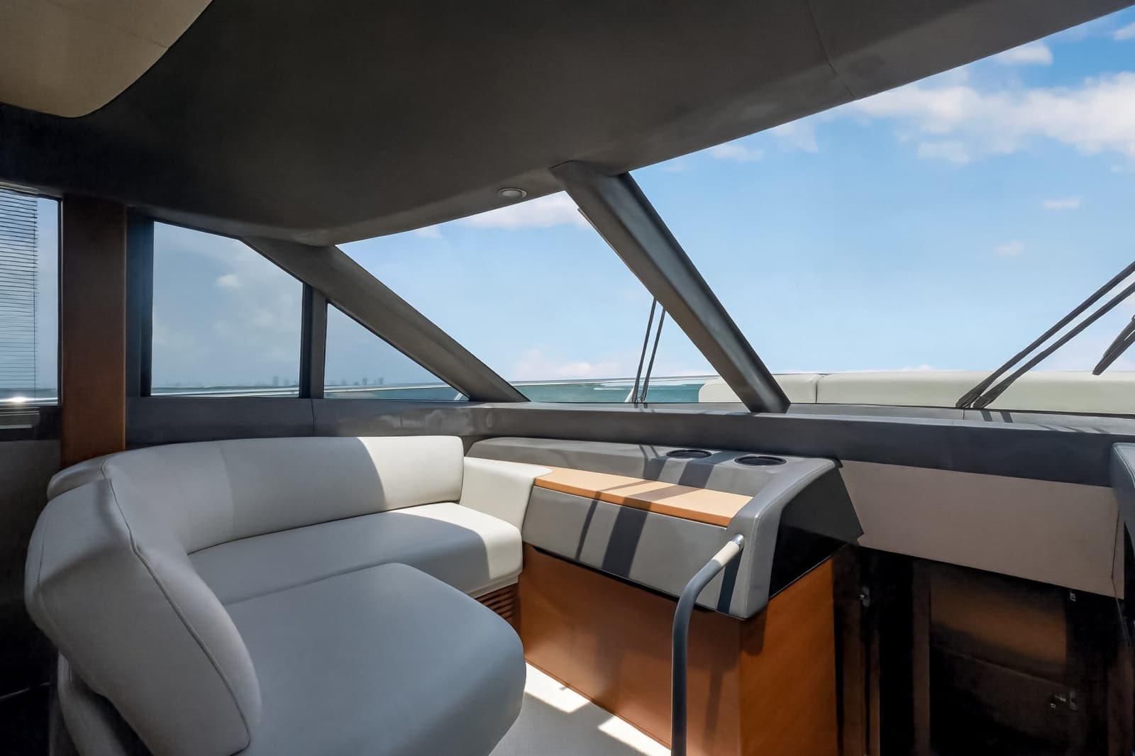 2021 Princess F70 - Photo 42