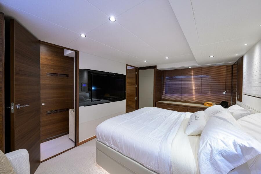2021 Princess F70 - Photo 39