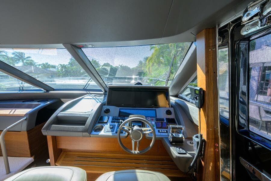 2021 Princess F70 - Photo 35