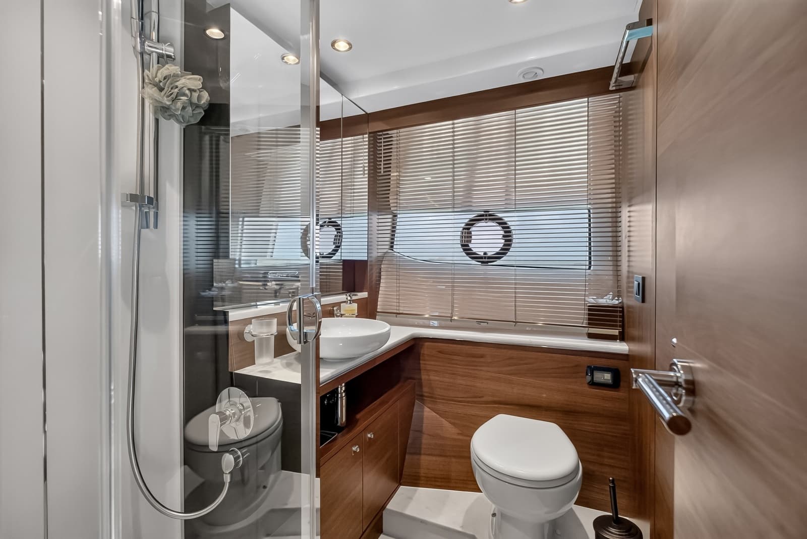 2021 Princess F70 - Photo 54