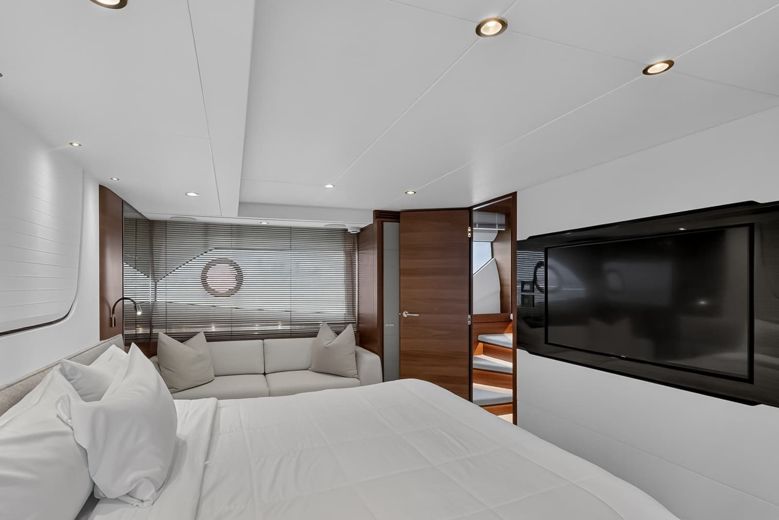 2021 Princess F70 - Photo 63