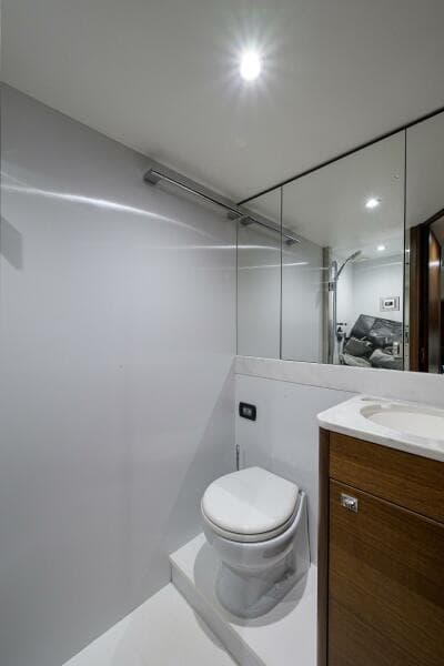 2021 Princess F70 - Photo 56