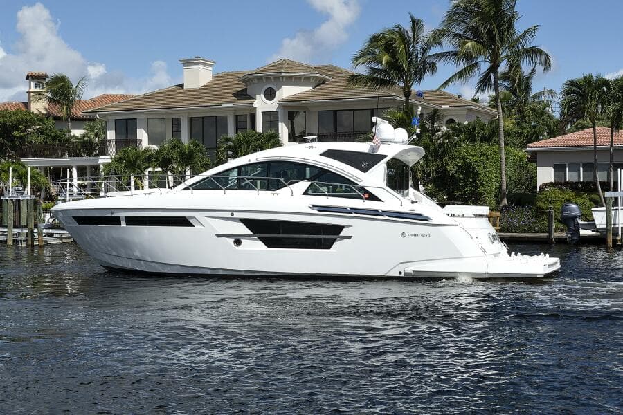 2019 Cruisers Yachts 54 Cantius