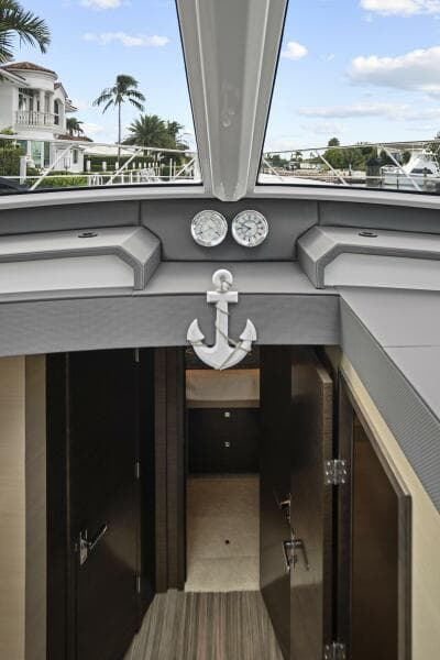 2019 Cruisers Yachts 54 Cantius