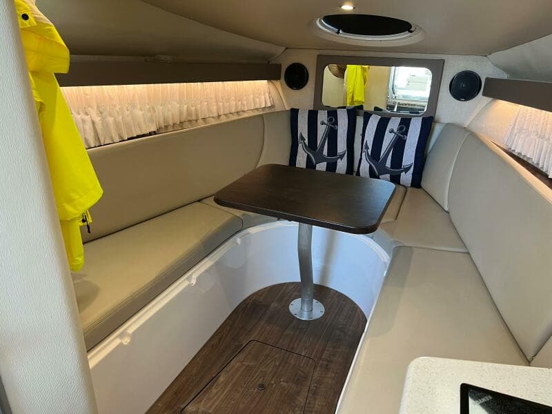 2017 Regal 28 Express