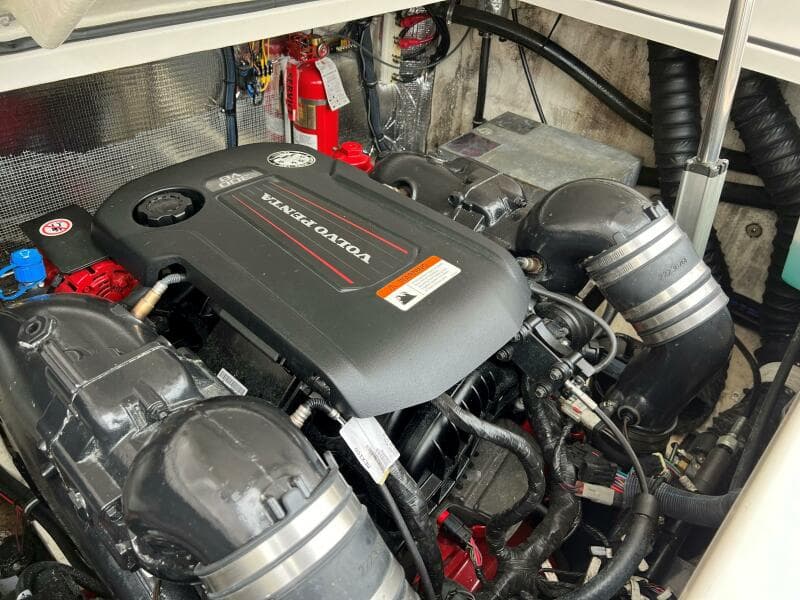 2017 Regal 28 Express