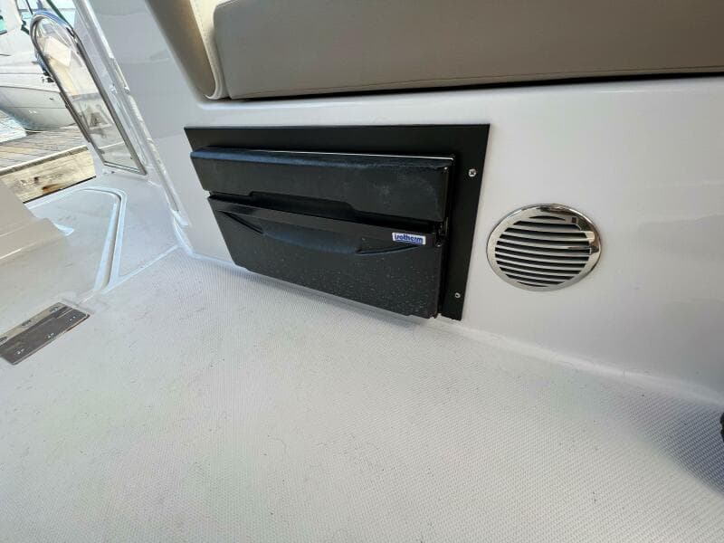 2017 Regal 28 Express