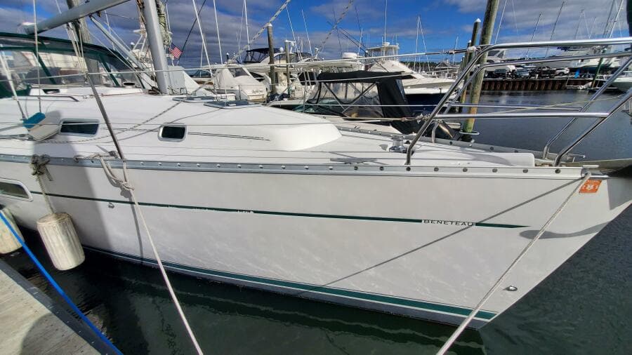 2000 Beneteau 361