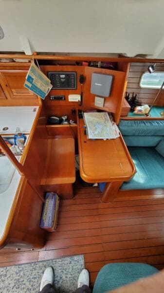 2000 Beneteau 361
