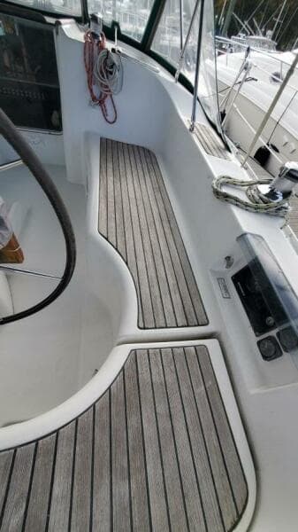 2000 Beneteau 361