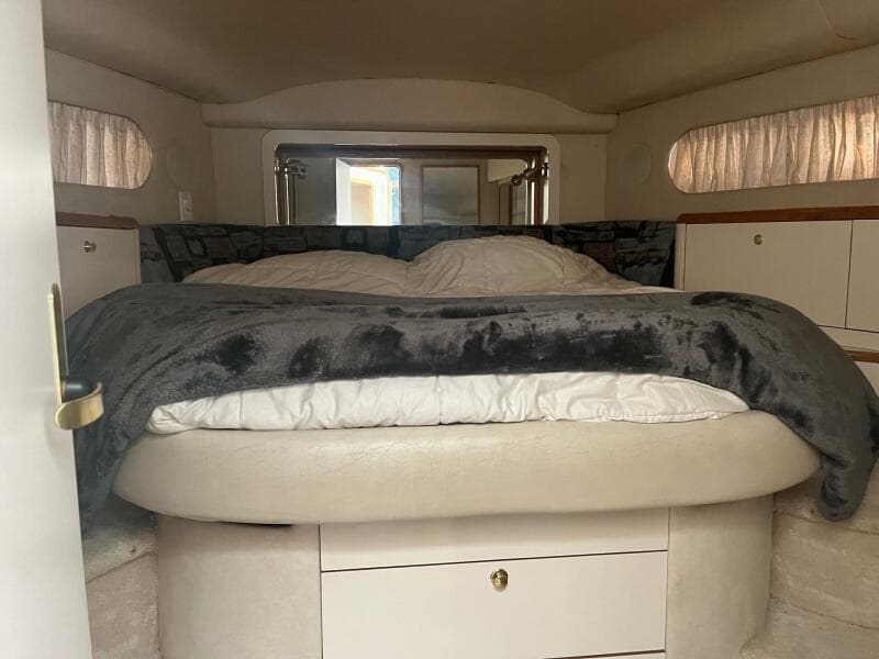1997 Sea Ray 420 Aft Cabin - Photo 9