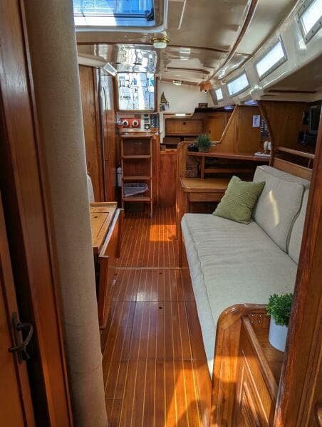 1985 Wauquiez Hood 38 MK II