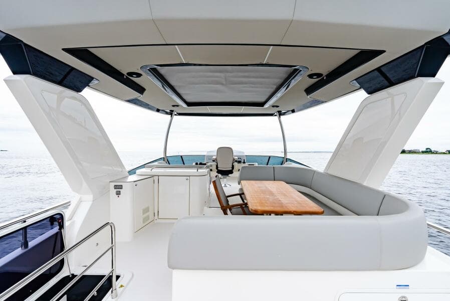 2023 Absolute 52 Navetta