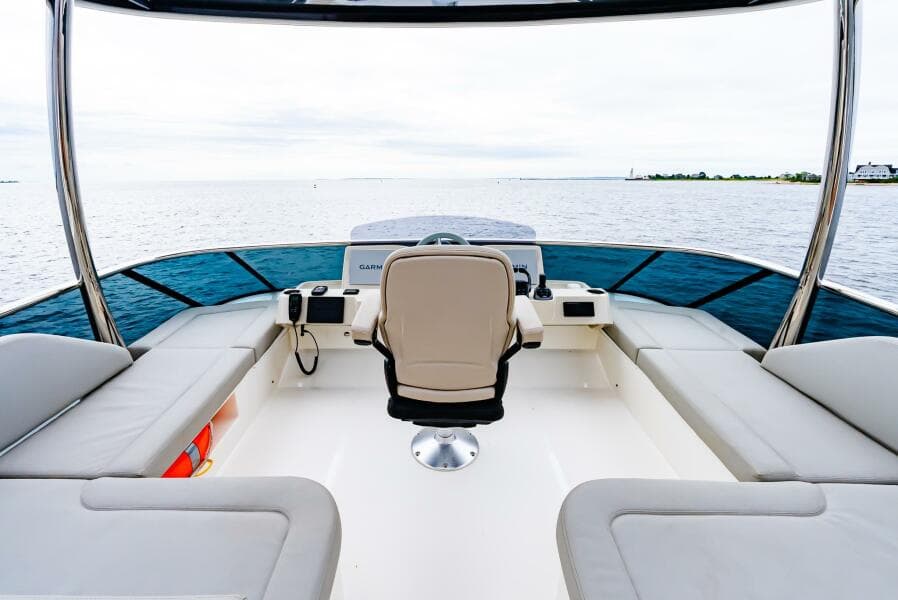 2023 Absolute 52 Navetta