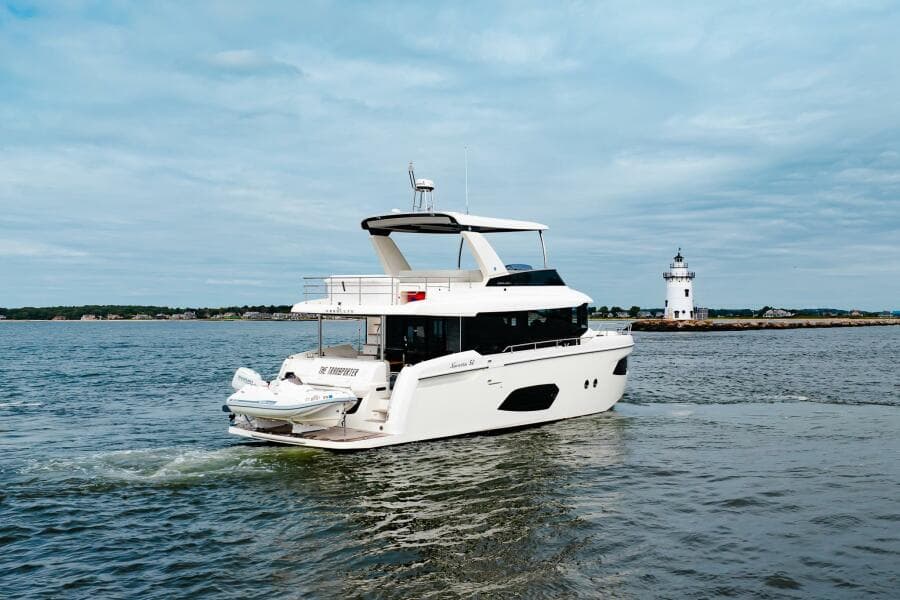 2023 Absolute 52 Navetta