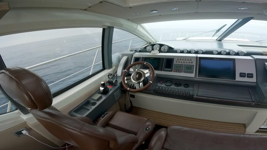 2011 Azimut 68S
