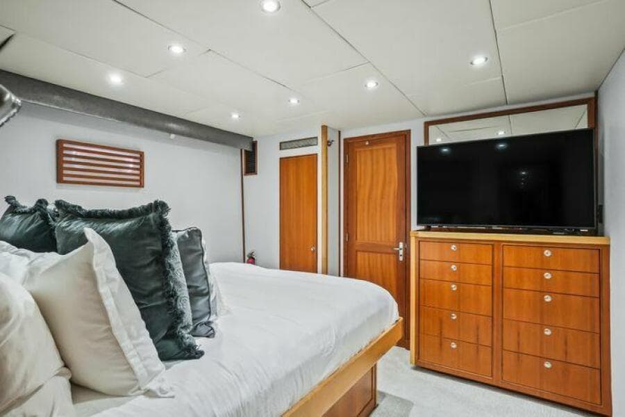2009 Custom Flybridge Motoryacht