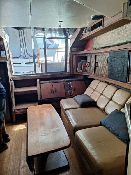 1985 Sea Ray 390 Express Cruiser