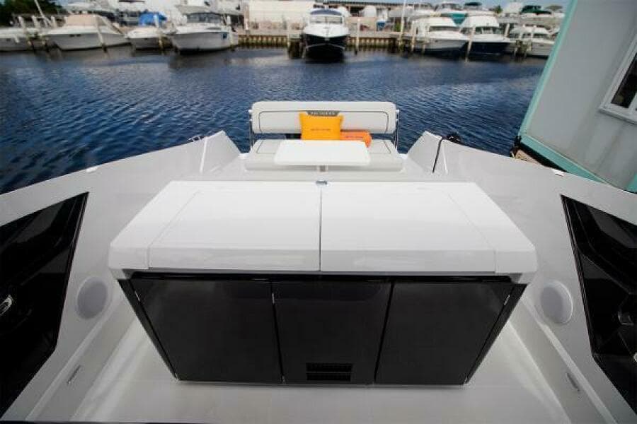 2021 Fairline F Line 33 - Photo 28