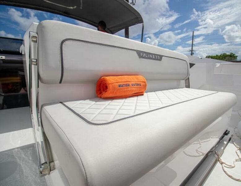 2021 Fairline F Line 33 - Photo 32