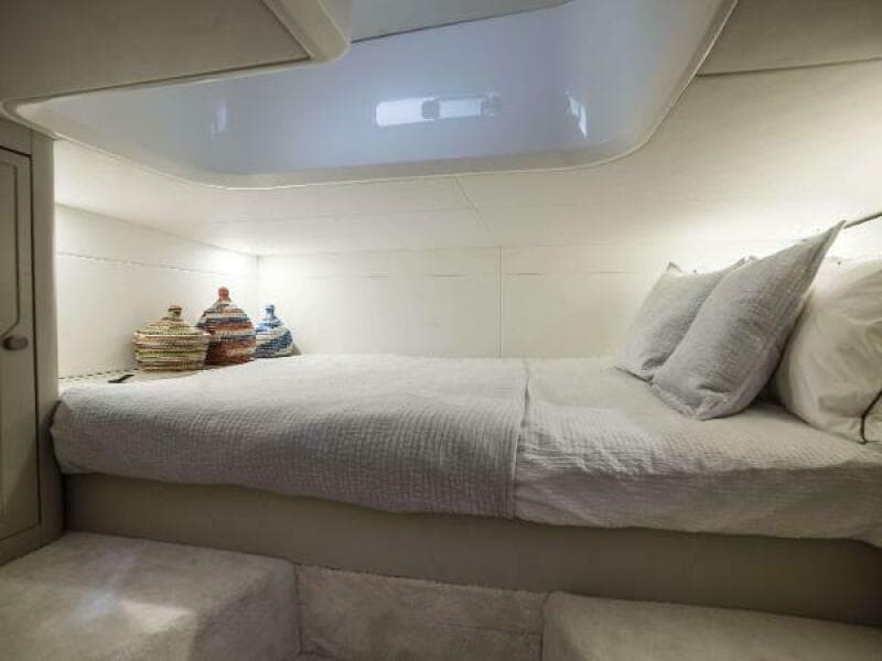 2021 Fairline F Line 33 - Photo 19