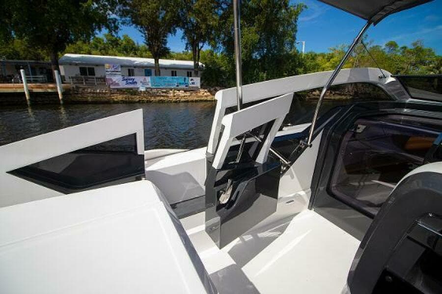 2021 Fairline F Line 33 - Photo 14