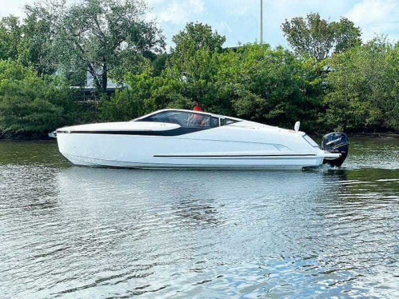 2021 Fairline F Line 33 - Photo 1