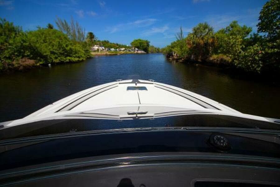 2021 Fairline F Line 33 - Photo 11