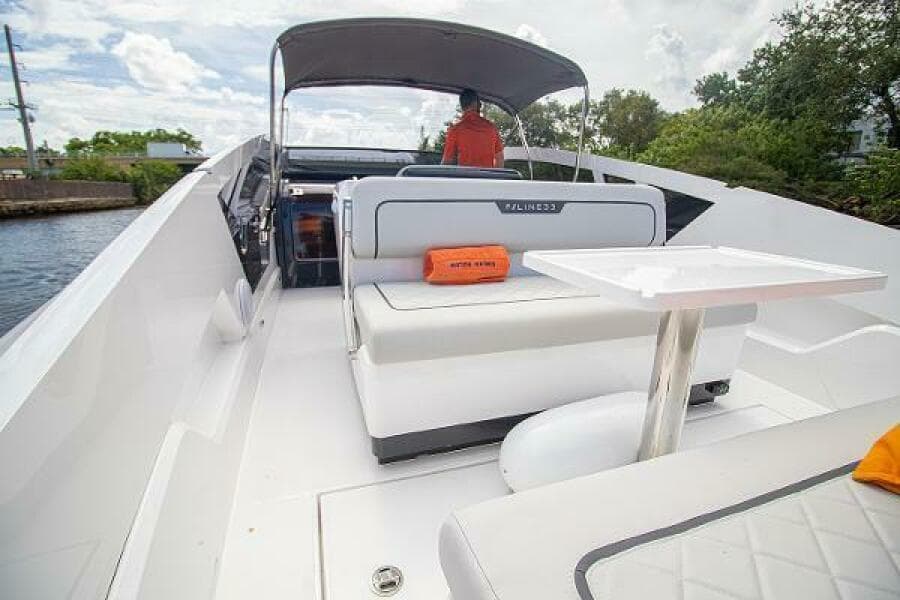 2021 Fairline F Line 33 - Photo 31