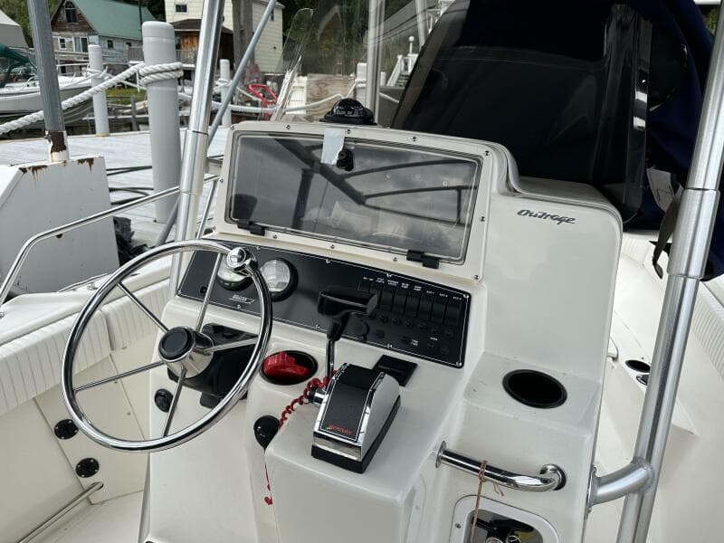 2000 Boston Whaler 
