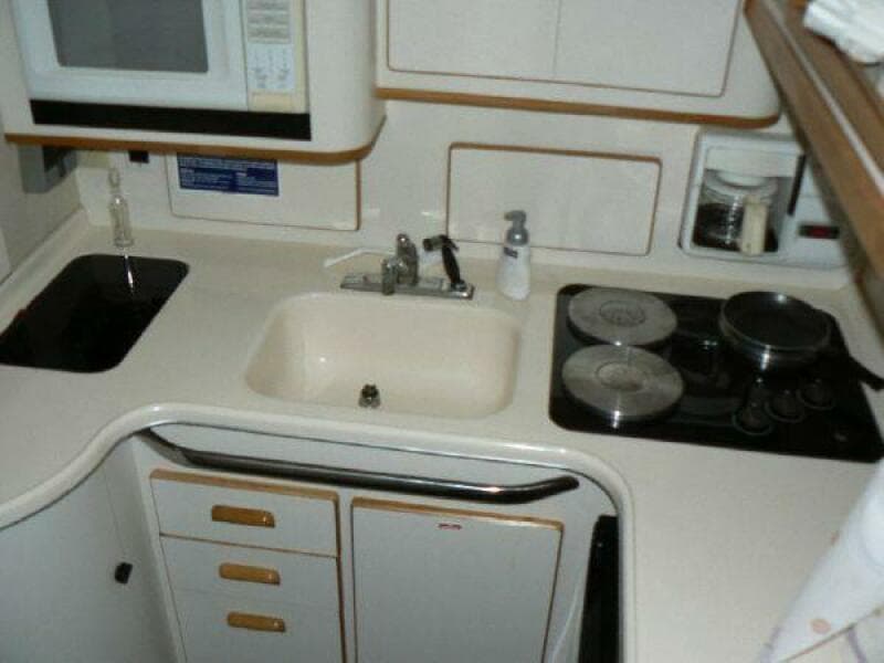 1993 Sea Ray 370 Sedan Bridge