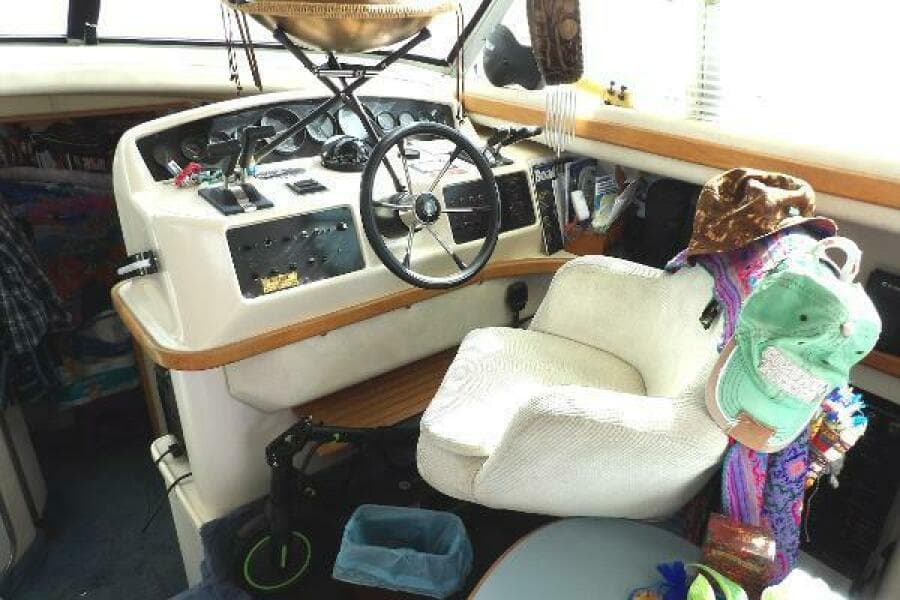 1993 Sea Ray 370 Sedan Bridge