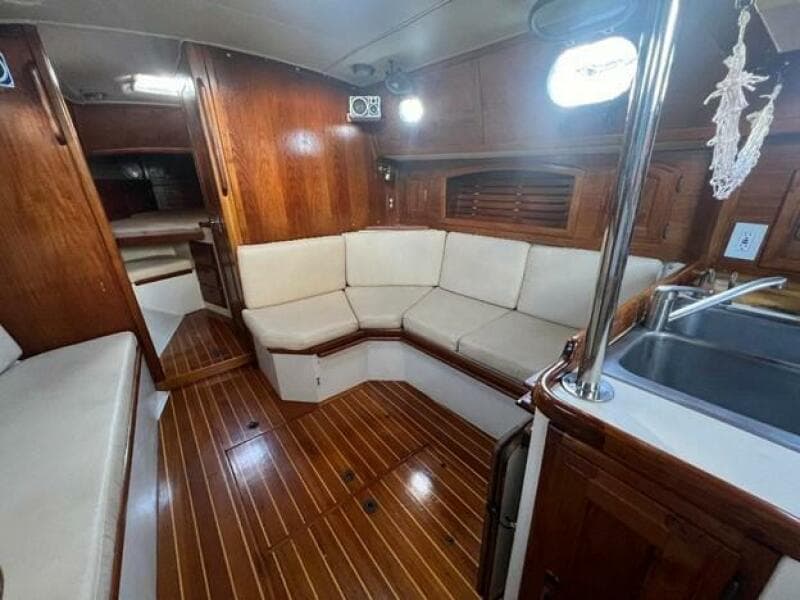 1986 Pacific Seacraft 37