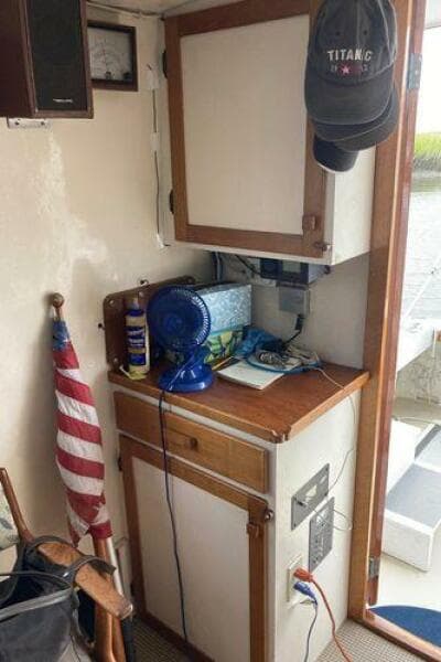 1984 Duffy Flybridge Cruiser