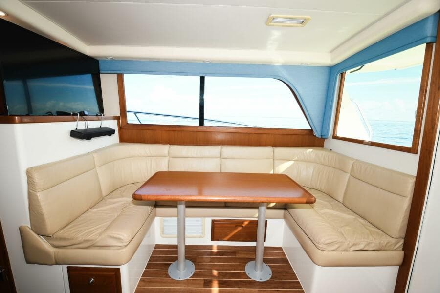 2001 35 Cabo Flybridge - VIKINGOS - Dinette