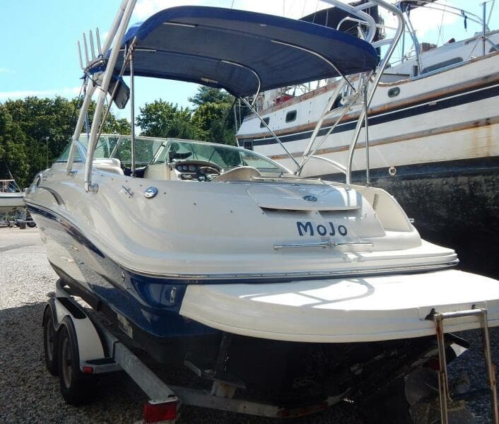 2004 Sea Ray 240 Sundeck