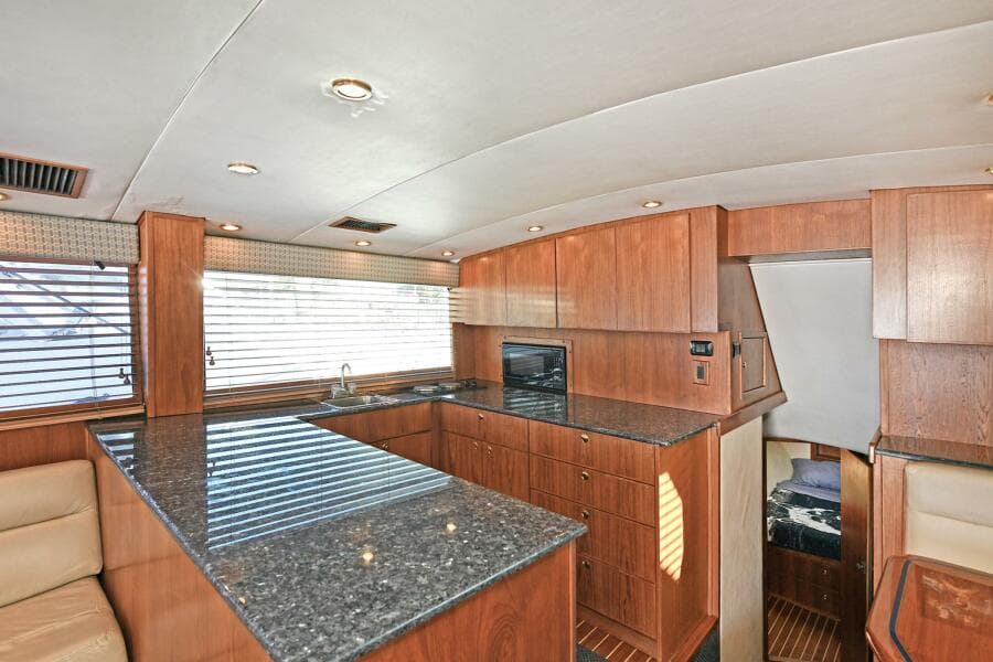 2000 Torres 48 Enclosed Bridge - Photo 21