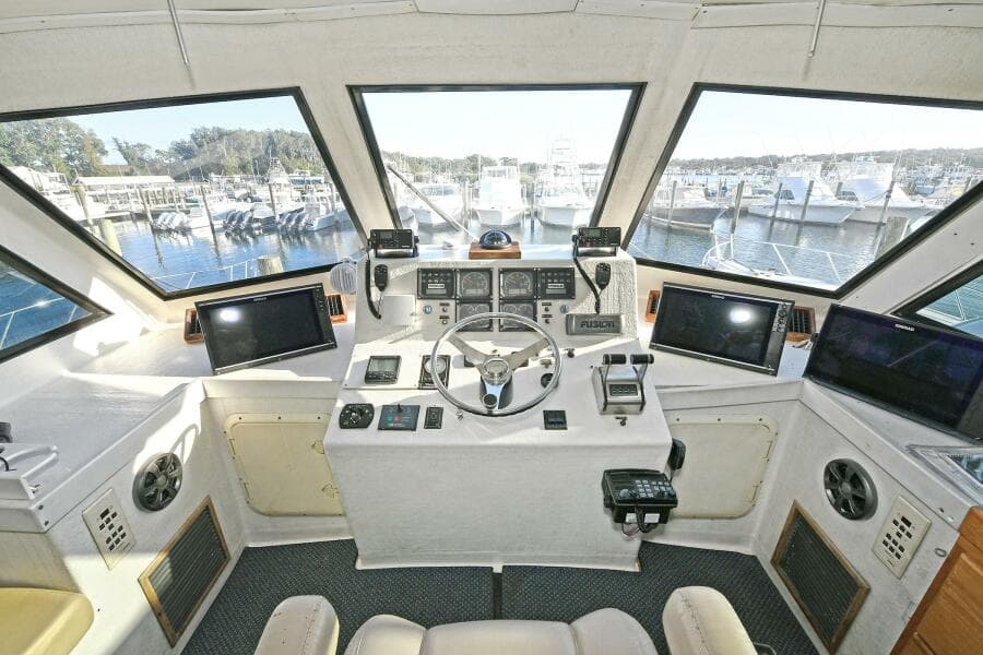 2000 Torres 48 Enclosed Bridge - Photo 11