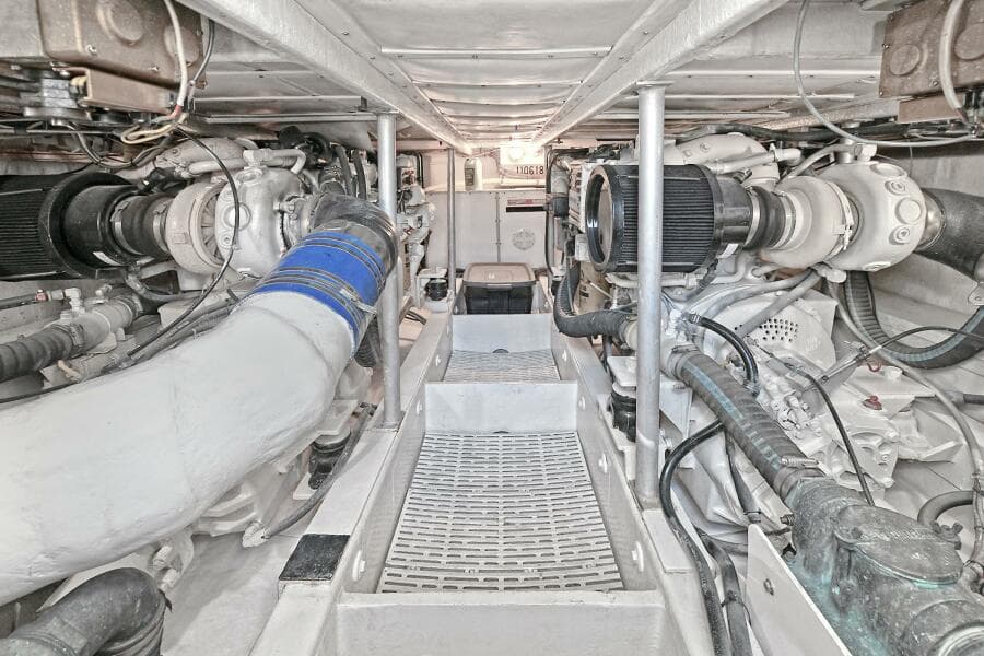2000 Torres 48 Enclosed Bridge - Photo 32