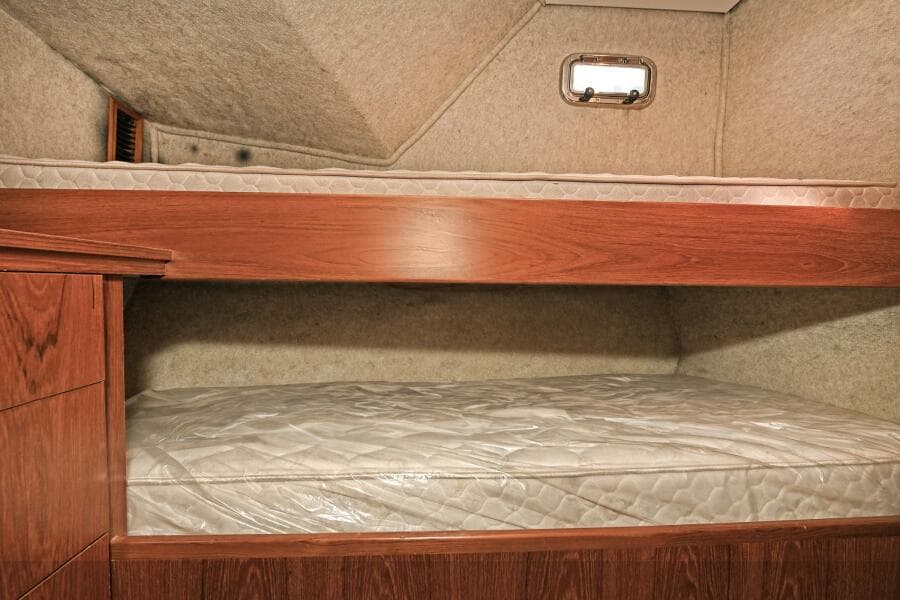 2000 Torres 48 Enclosed Bridge - Photo 29