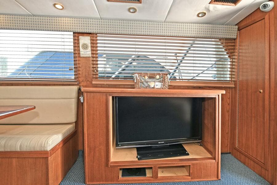 2000 Torres 48 Enclosed Bridge - Photo 18