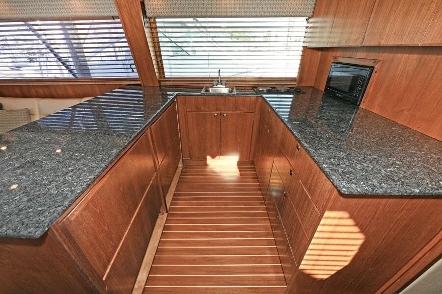 2000 Torres 48 Enclosed Bridge - Photo 22
