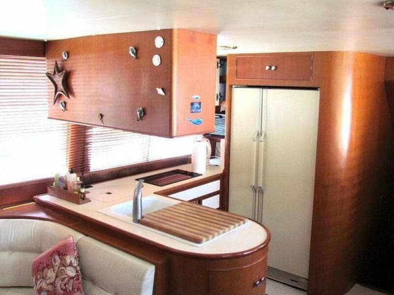 1997 Hyatt 55 - Photo 18