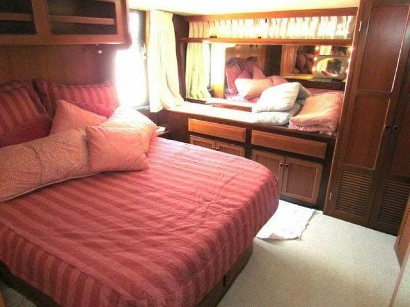 1997 Hyatt 55 - Photo 21