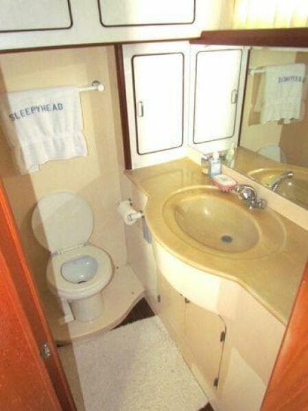 1997 Hyatt 55 - Photo 22