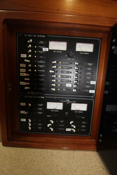 Albemarle 32 Express Electrical Panel