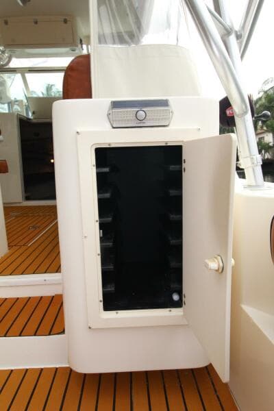 Albemarle 32 Express Tackle Center