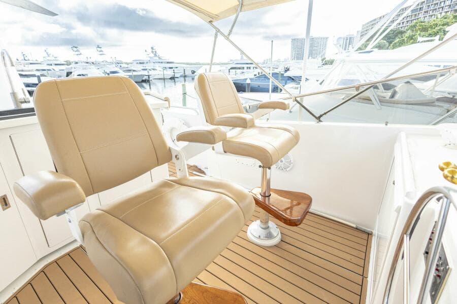 1989 Hatteras Cockpit Motor Yacht