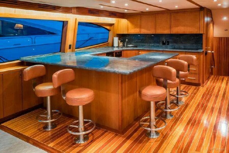 2008 77 Enclosed Bridge "Desperado"-Galley
